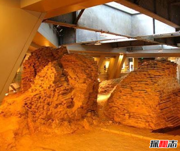 白蛇之謎:原來是雷峰塔地宮藏寶藏(大量佛教瑰寶)